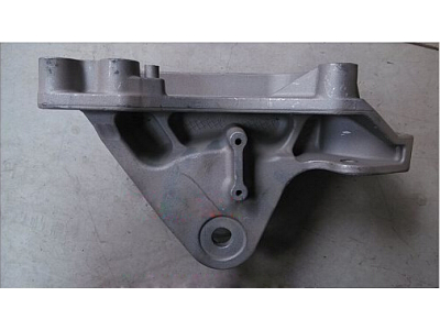 Кронштейн передней подвески кабины левый Н А7 HOWO A7 AZ1664430043 фото 1 Новороссийск